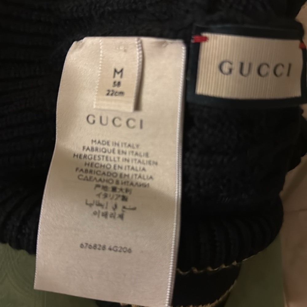 Gucci Black Knit Beanie with Pom - Picture 5 of 5